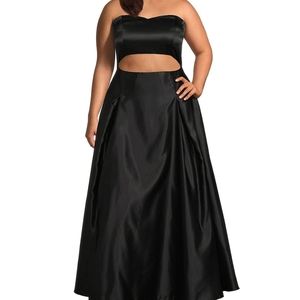 Strapless Sweetheart Neck Peekaboo Waist Satin Ball Gown